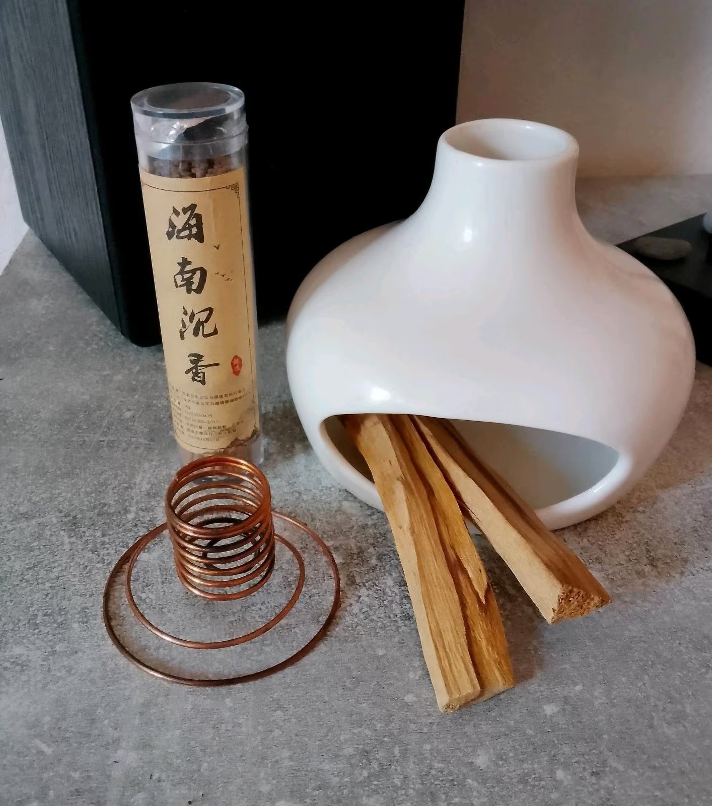 Queimador de Palo Santo e Sálvia de Cerâmica Elegante | Meditação e Aromaterapia | Casa Trezz