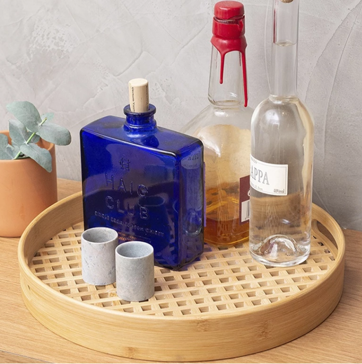 Bandeja de Bambu Redonda Vazada 35 cm | Elegância Natural para Servir e Decorar Casa Trezz