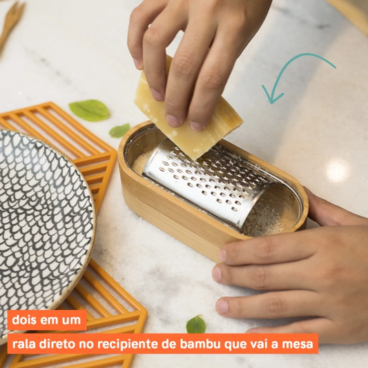 Conjunto de Utensílios de Bambu para Cozinha Casa Trezz: Ralador, Abridor e Saleiro